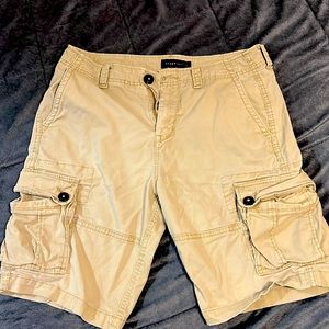 Aeropostale Men’s khaki cargo shorts size 30 used